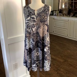 Navy, Taupe, cream sleeveless dress. Size medium. NWT